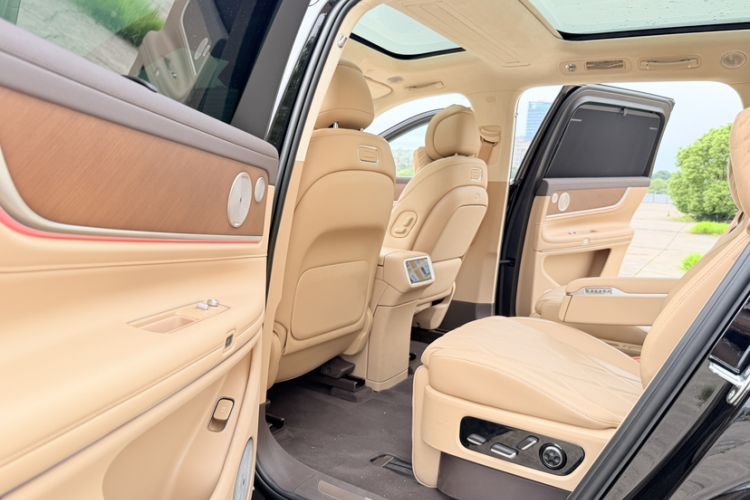 Used Hima AITO M9 2025 Extended-Range Ultra Version 52 kWh 6-Seater Interior 9