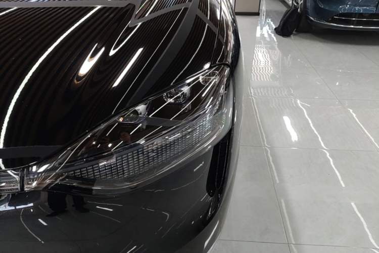 Used Hima AITO M9 2025 Extended-Range Ultra Version 52 kWh 6-Seater Left Front Headlight