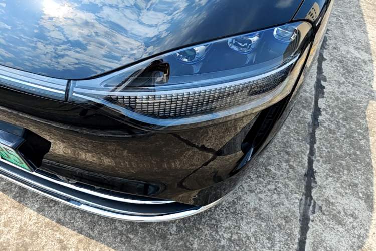 Used Hima AITO M9 2025 Extended-Range Ultra Version 52 kWh 6-Seater Left Front Headlight