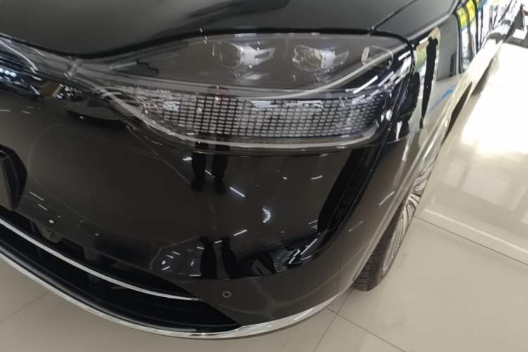 Used Hima AITO M9 2025 Extended-Range Ultra Version 52 kWh 6-Seater Left Front Headlight