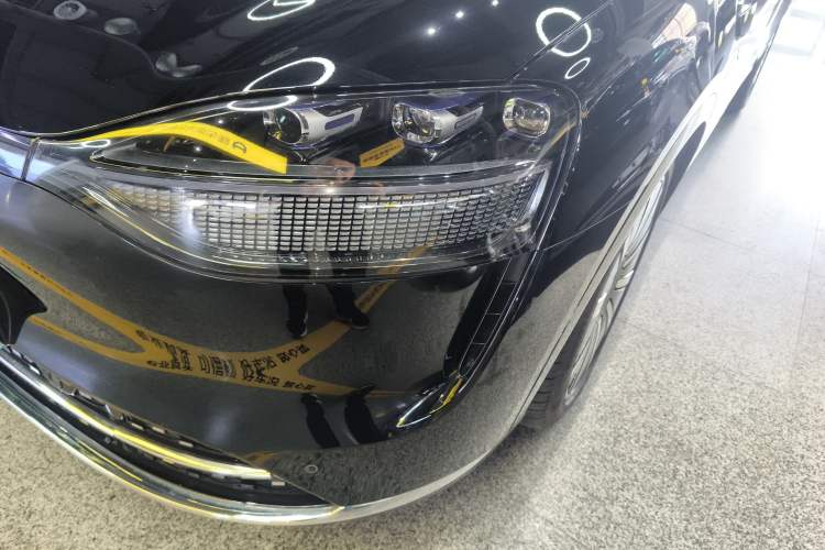 Used Hima AITO M9 2025 Extended-Range Ultra Version 52 kWh 6-Seater Left Front Headlight