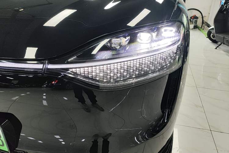 Used Hima AITO M9 2025 Extended-Range Ultra Version 52 kWh 6-Seater Left Front Headlight