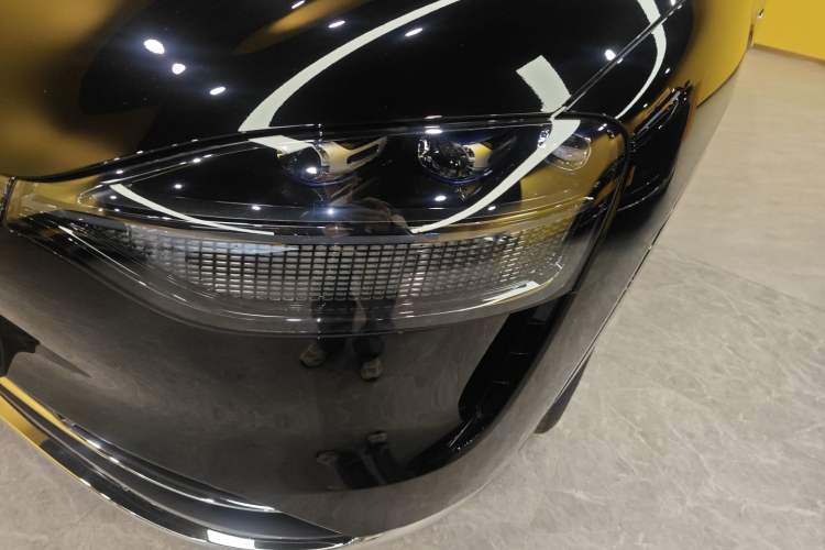 Used Hima AITO M9 2025 Extended-Range Ultra Version 52 kWh 6-Seater Left Front Headlight