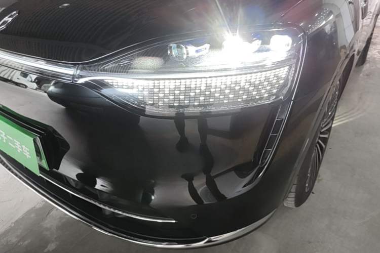 Used Hima AITO M9 2025 Extended-Range Ultra Version 52 kWh 6-Seater Left Front Headlight