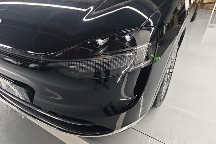 Used Hima AITO M9 2025 Extended-Range Max Version 52 kWh 6-Seater Edition Left Front Headlight