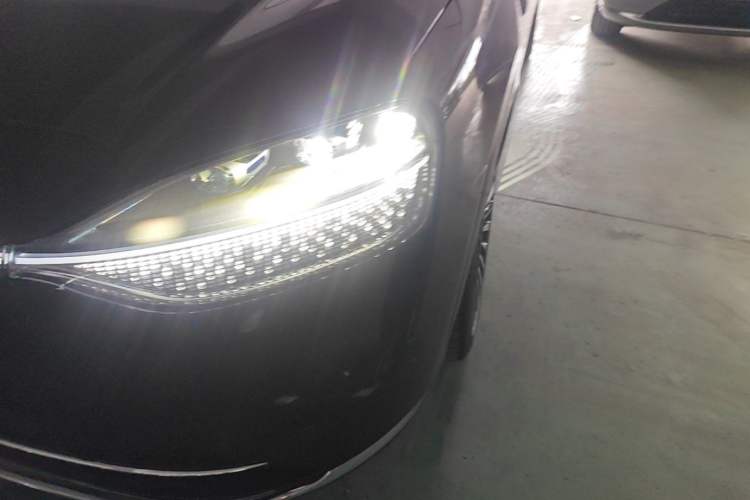 Used Hima AITO M9 2025 Extended-Range Ultra Version 52 kWh 5-Seater Edition Left Front Headlight