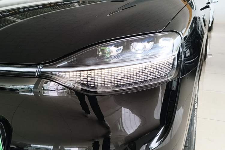 Used Hima AITO M9 2025 Extended-Range Ultra Version 52 kWh 6-Seater Left Front Headlight