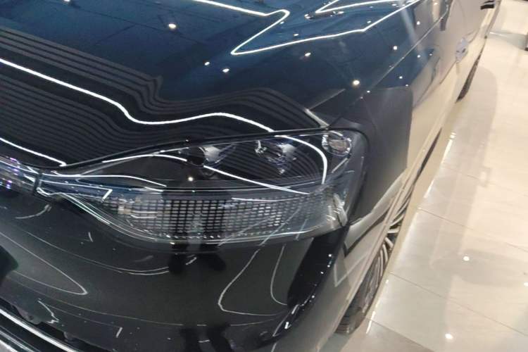 Used Hima AITO M9 2025 Extended-Range Ultra Version 52 kWh 6-Seater Left Front Headlight