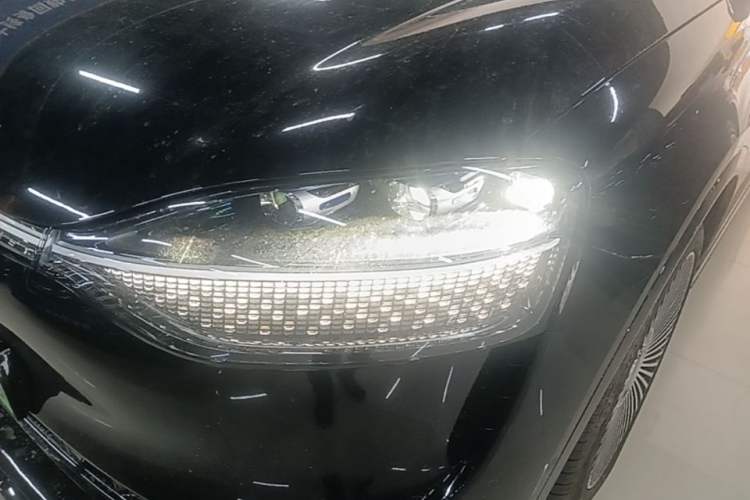 Used Hima AITO M9 2025 Extended-Range Ultra Version 52 kWh 5-Seater Edition Left Front Headlight