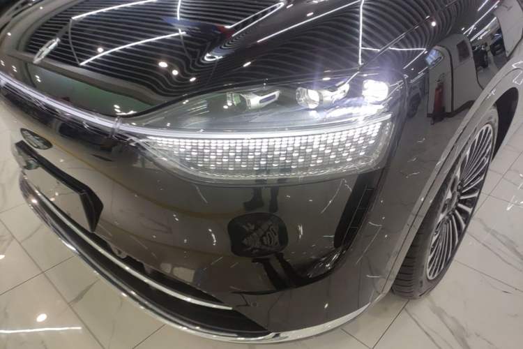 Used Hima AITO M9 2025 Extended-Range Ultra Version 52 kWh 6-Seater Left Front Headlight