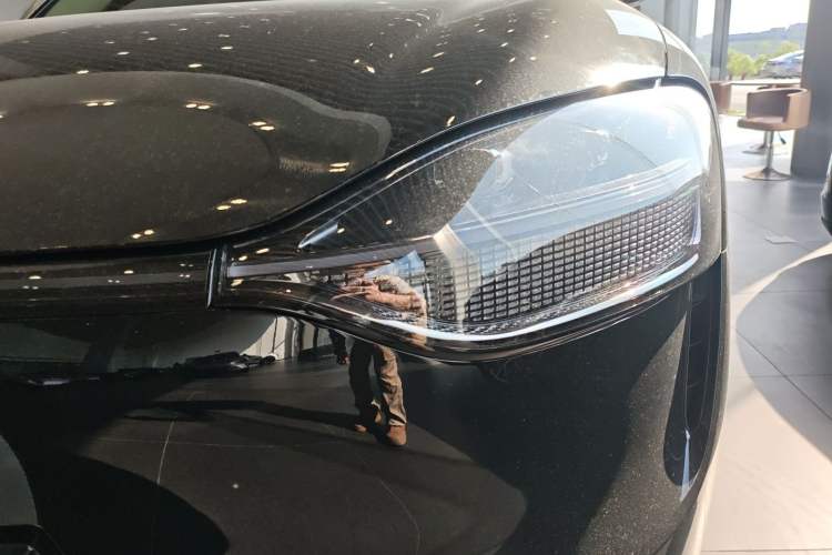 Used Hima AITO M9 2025 Model Pure Electric Ultra Edition 100kWh 6-seater (896-line LiDAR) Left Front Headlight