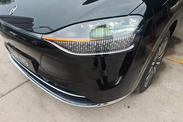 Used Hima AITO M9 2025 Model Range-Extended Ultra Edition 52kWh 6-seater (896-line LiDAR) Left Front Headlight