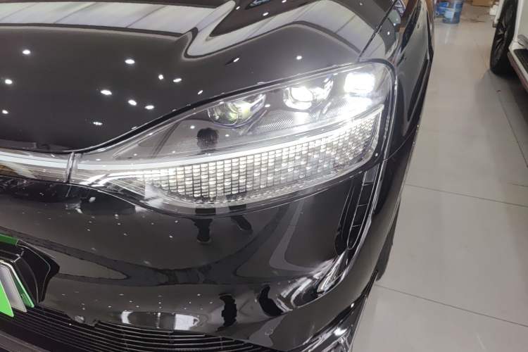 Used Hima AITO M9 2025 Extended-Range Ultra Version 52 kWh 6-Seater Left Front Headlight