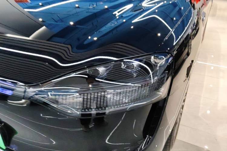 Used Hima AITO M9 2025 Extended-Range Ultra Version 52 kWh 6-Seater Left Front Headlight
