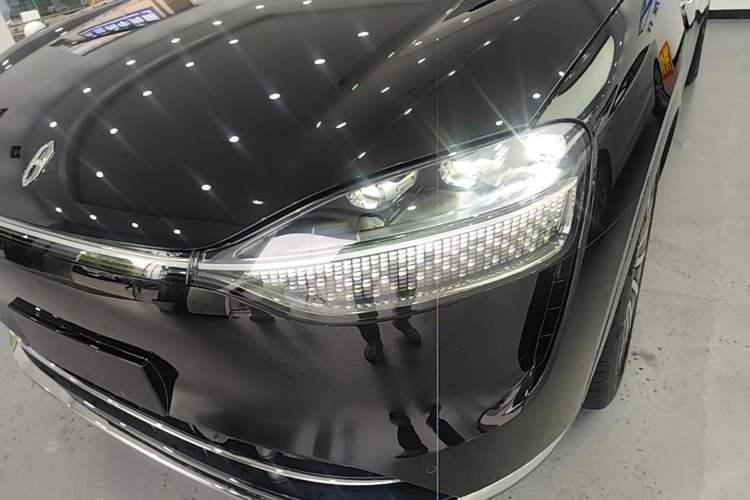 Used Hima AITO M9 2025 Extended-Range Max Version 52 kWh 6-Seater Edition Left Front Headlight
