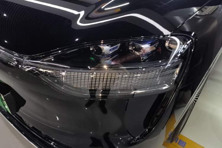 Used Hima AITO M9 2025 Extended-Range Ultra Version 52 kWh 6-Seater Left Front Headlight