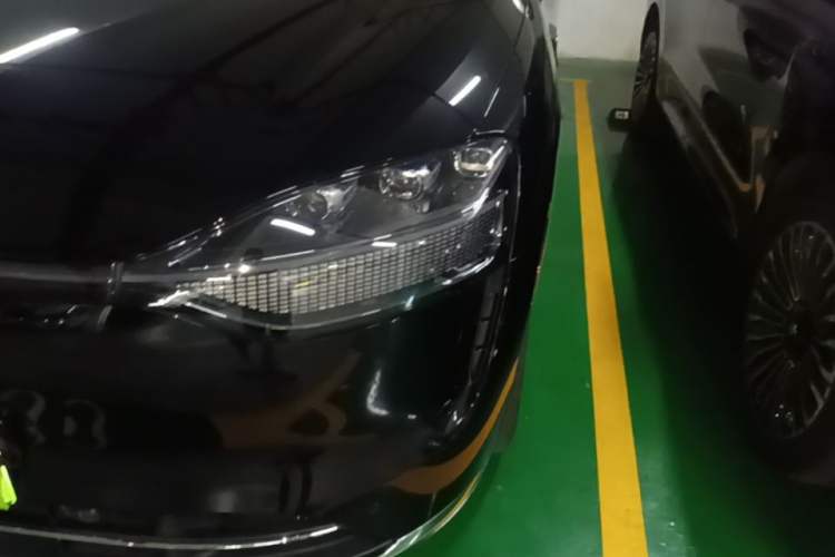 Used Hima AITO M9 2025 Extended-Range Ultra Version 52 kWh 6-Seater Left Front Headlight