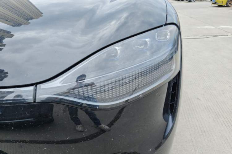 Used Hima AITO M9 2025 Extended-Range Max Version 52 kWh 6-Seater Edition Left Front Headlight