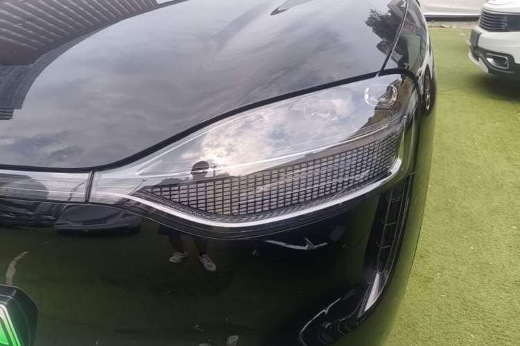 Used Hima AITO M9 2025 Extended-Range Max Version 52 kWh 6-Seater Edition Left Front Headlight