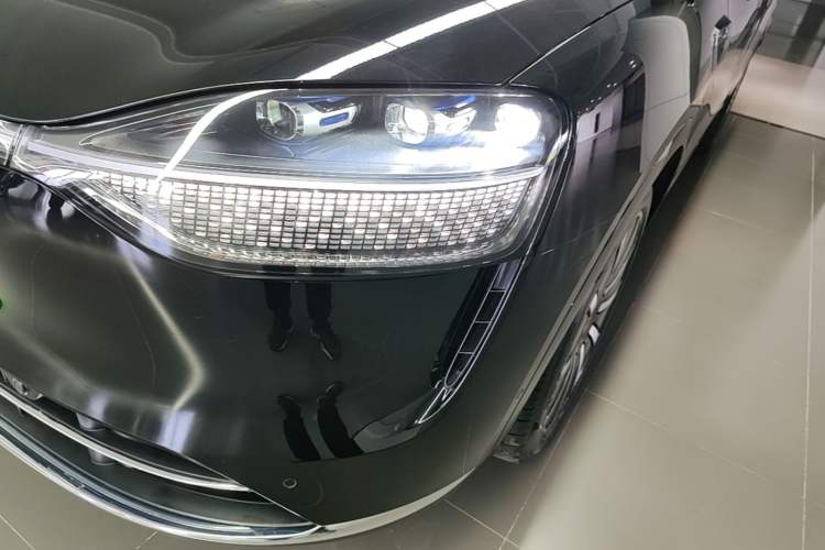 Used Hima AITO M9 2025 Extended-Range Ultra Version 52 kWh 6-Seater Left Front Headlight