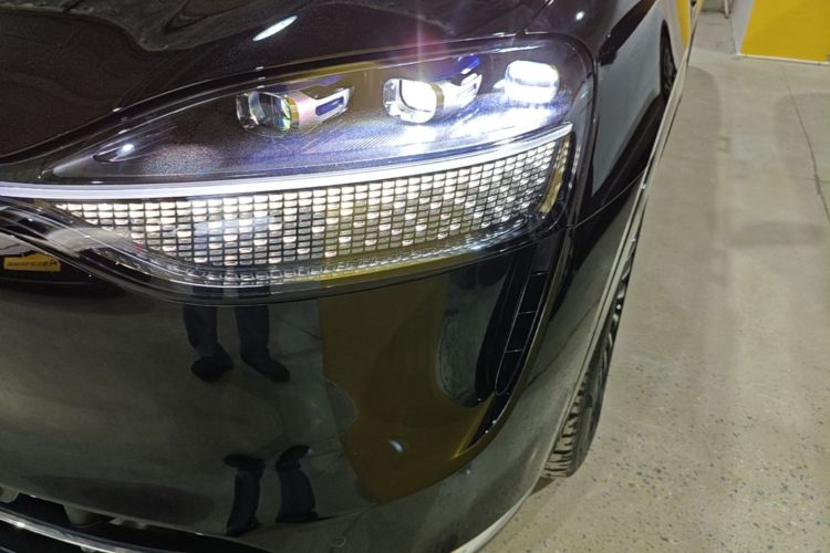 Used Hima AITO M9 2025 Extended-Range Ultra Version 52 kWh 6-Seater Left Front Headlight