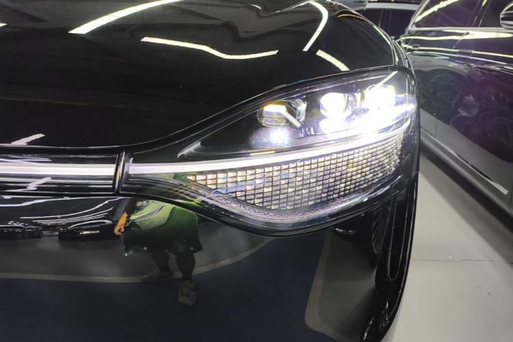 Used Hima AITO M9 2025 Extended-Range Ultra Version 52 kWh 6-Seater Left Front Headlight