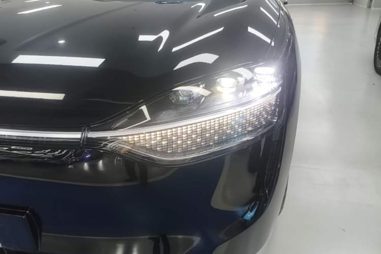 Used Hima AITO M9 2025 Extended-Range Ultra Version 52 kWh 6-Seater Left Front Headlight