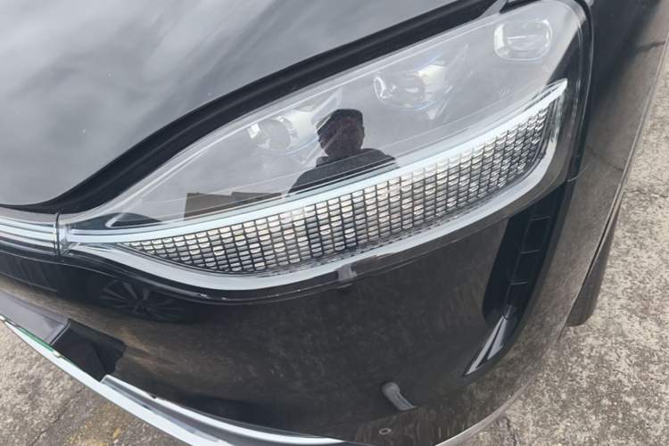 Used Hima AITO M9 2025 Extended-Range Ultra Version 52 kWh 6-Seater Left Front Headlight