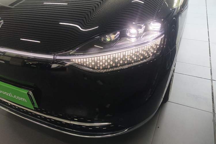 Used Hima AITO M9 2025 Extended-Range Ultra Version 52 kWh 6-Seater Left Front Headlight