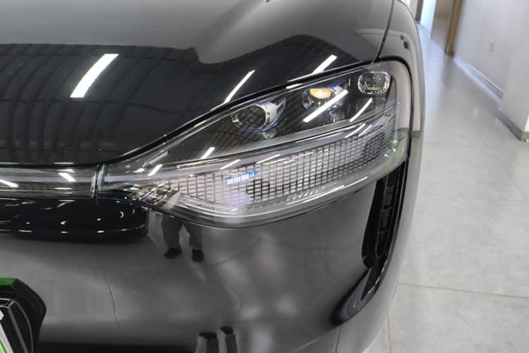 Used Hima AITO M9 2025 Extended-Range Ultra Version 52 kWh 5-Seater Edition Left Front Headlight
