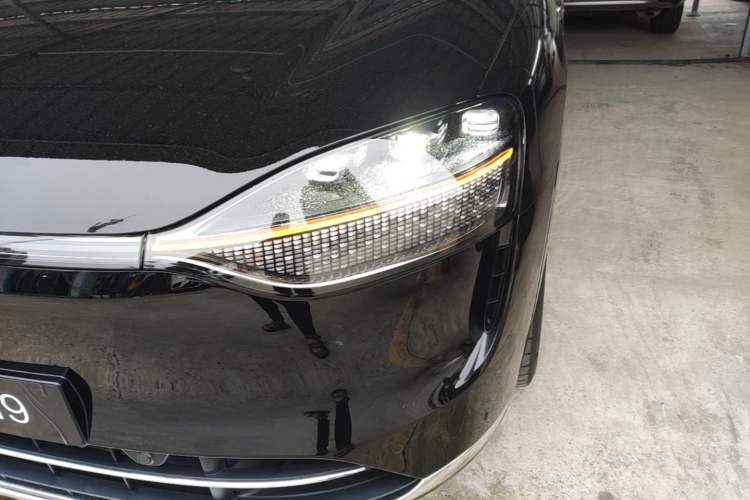 Used Hima AITO M9 2025 Model Range-Extended Ultra Edition 52kWh 6-seater (896-line LiDAR) Left Front Headlight
