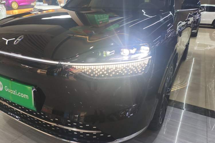 Used Hima AITO M9 2025 Extended-Range Max Version 52 kWh 5-Seater Edition Left Front Headlight