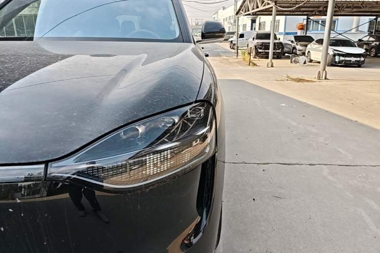 Used Hima AITO M9 2025 Extended-Range Ultra Version 52 kWh 6-Seater Left Front Headlight