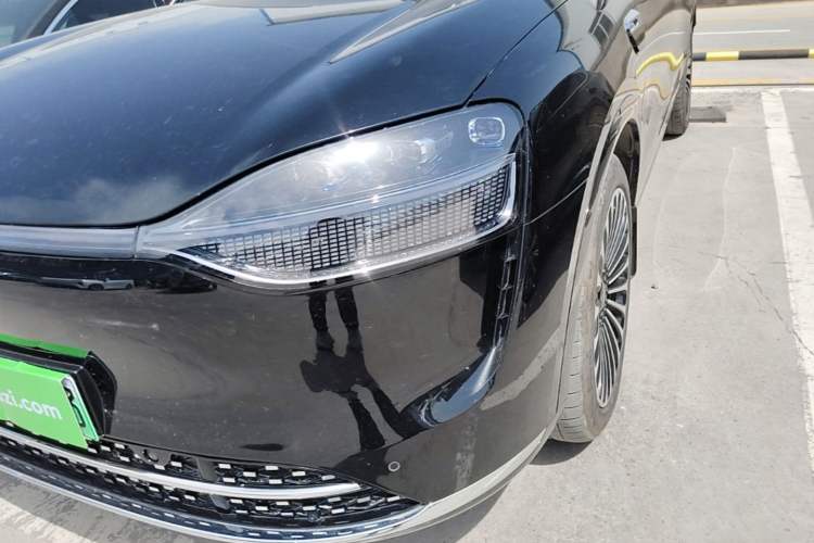 Used Hima AITO M9 2025 Extended-Range Ultra Version 52 kWh 6-Seater Left Front Headlight