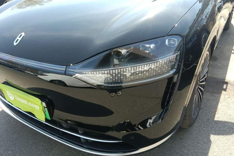 Used Hima AITO M9 2025 Extended-Range Ultra Version 52 kWh 6-Seater Left Front Headlight
