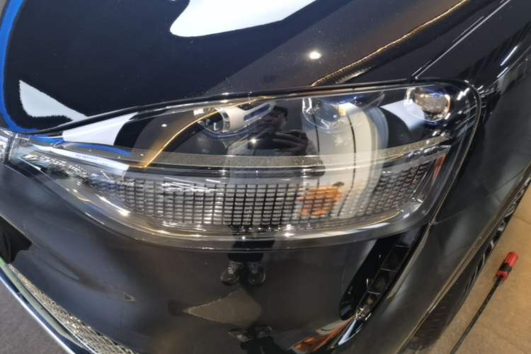 Used Hima AITO M9 2025 Pure Electric Ultra Version 100 kWh 6-Seater Model Left Front Headlight
