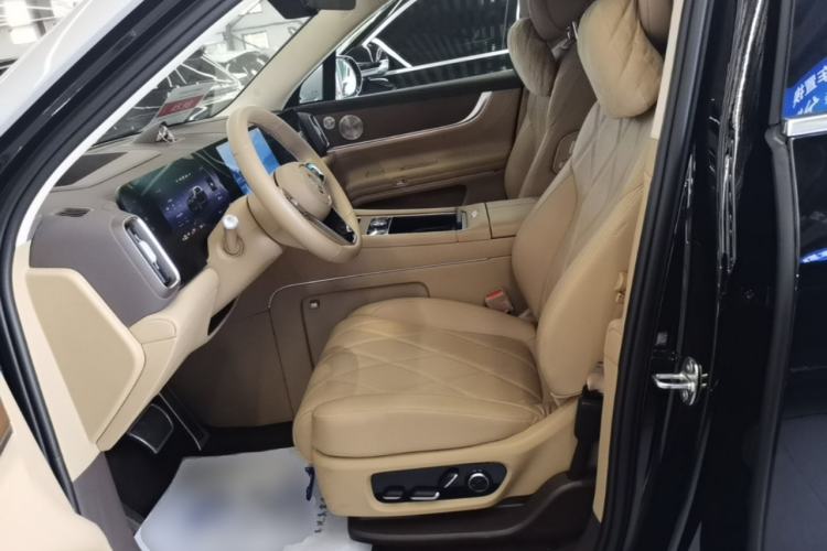 Used Hima AITO M9 2025 Extended-Range Ultra Version 52 kWh 6-Seater Left Front Seat