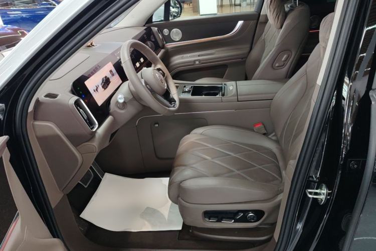 Used Hima AITO M9 2025 Extended-Range Ultra Version 52 kWh 6-Seater Left Front Seat