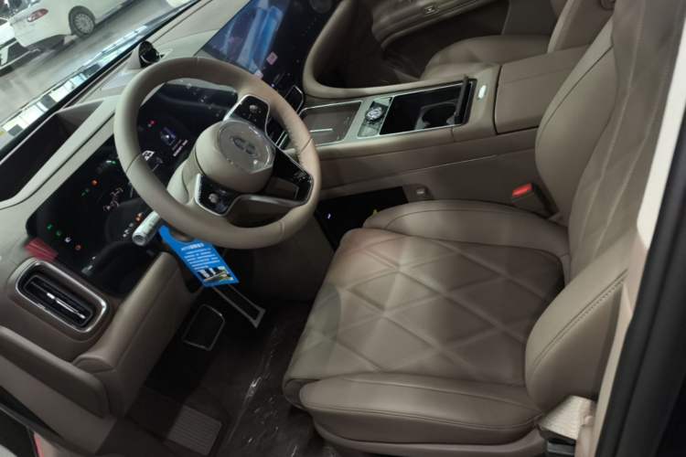Used Hima AITO M9 2025 Extended-Range Ultra Version 52 kWh 6-Seater Left Front Seat