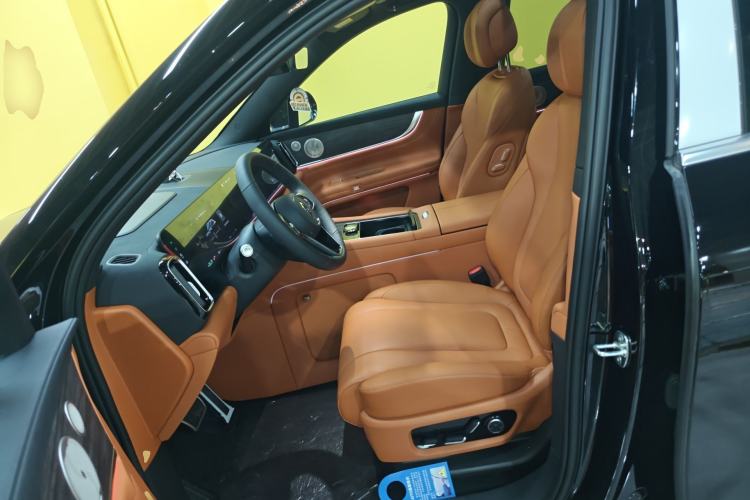 Used Hima AITO M9 2025 Extended-Range Ultra Version 52 kWh 6-Seater Left Front Seat