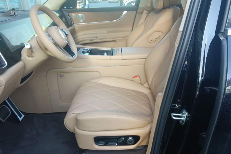Used Hima AITO M9 2025 Extended-Range Ultra Version 52 kWh 6-Seater Left Front Seat