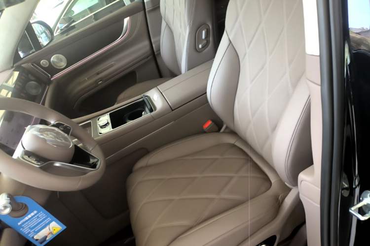 Used Hima AITO M9 2025 Model Range-Extended Max Edition 52kWh 6-seater (896-line LiDAR) Left Front Seat