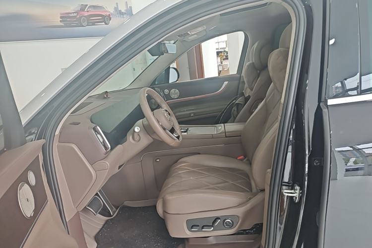 Used Hima AITO M9 2025 Extended-Range Ultra Version 52 kWh 6-Seater Left Front Seat