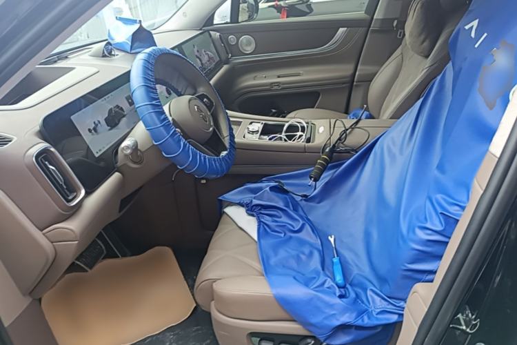 Used Hima AITO M9 2025 Pure Electric Ultra Version 100 kWh 6-Seater Model Left Front Seat