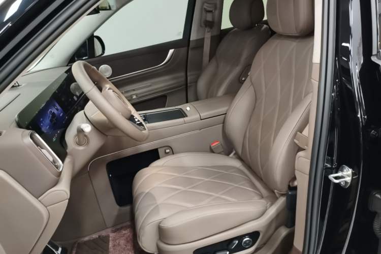 Used Hima AITO M9 2025 Extended-Range Ultra Version 52 kWh 6-Seater Left Front Seat