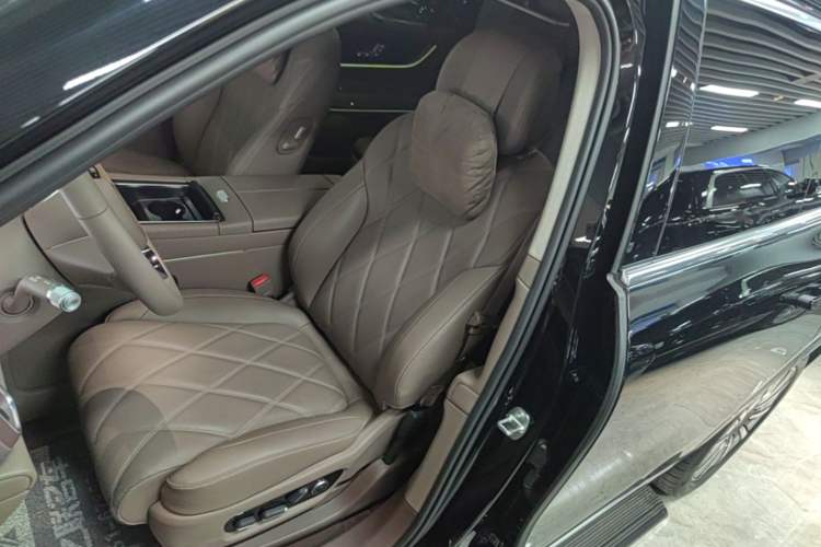 Used Hima AITO M9 2025 Extended-Range Ultra Version 52 kWh 5-Seater Edition Left Front Seat