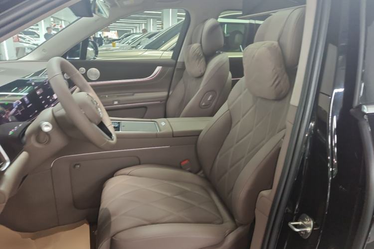 Used Hima AITO M9 2025 Extended-Range Ultra Version 52 kWh 6-Seater Left Front Seat
