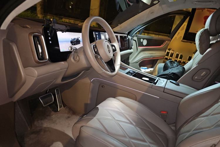 Used Hima AITO M9 2025 Extended-Range Ultra Version 52 kWh 5-Seater Edition Left Front Seat