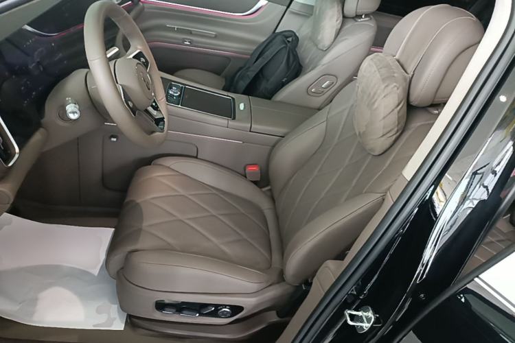 Used Hima AITO M9 2025 Extended-Range Ultra Version 52 kWh 5-Seater Edition Left Front Seat