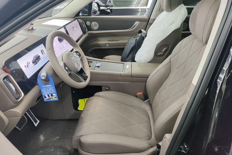 Used Hima AITO M9 2025 Extended-Range Ultra Version 52 kWh 6-Seater Left Front Seat